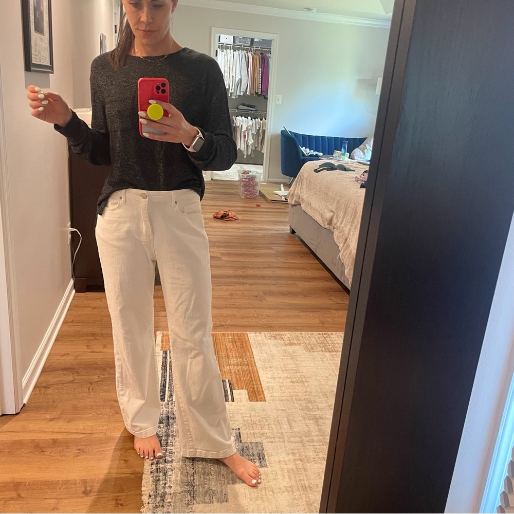 Relaxed fit white jeans
